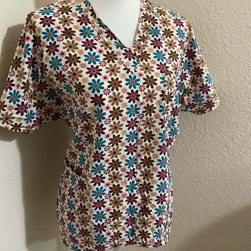 Floral scrub top